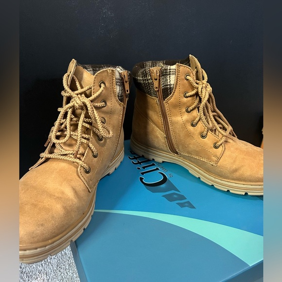 Cliffs by White Mountain Boots size: 9 - Picture 8 of 12
